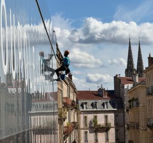Centre commercial en centre ville de nimes Cordiste Gard, hérault