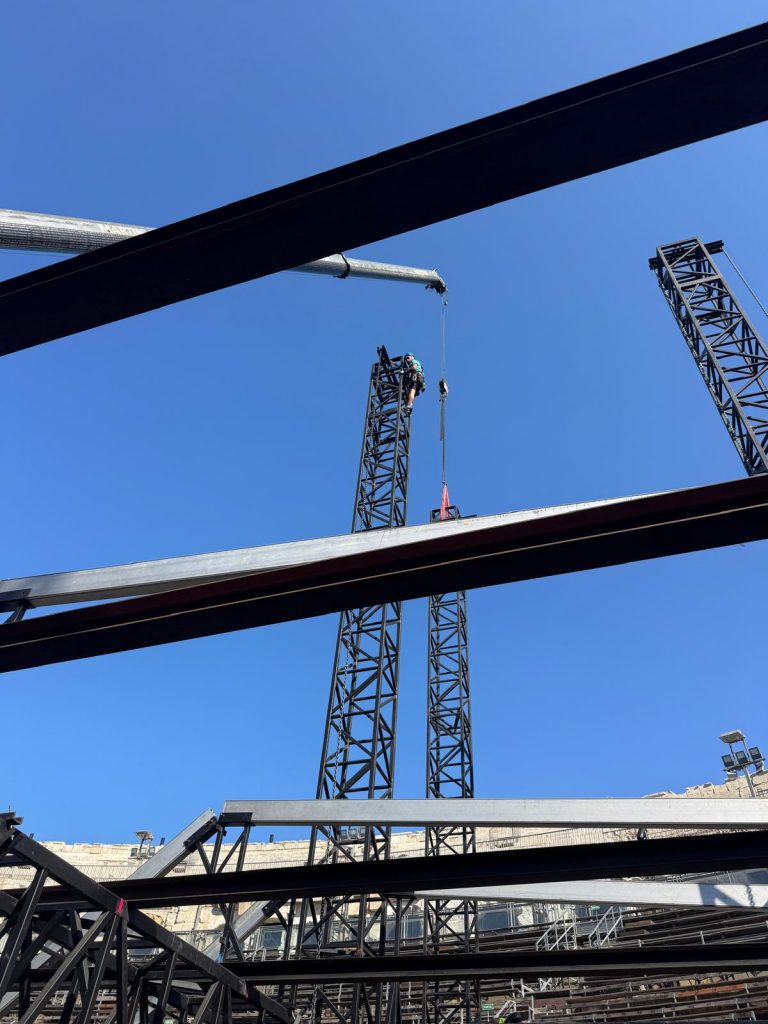 Travaux événement sur cordes à Nîmes – ETC Cordiste